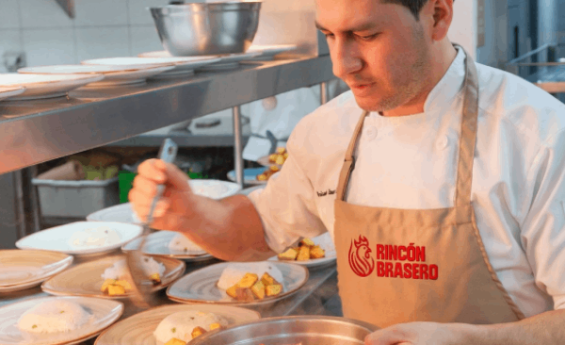 Conoce al Chef Rolando Romero del Rincón Brasero 